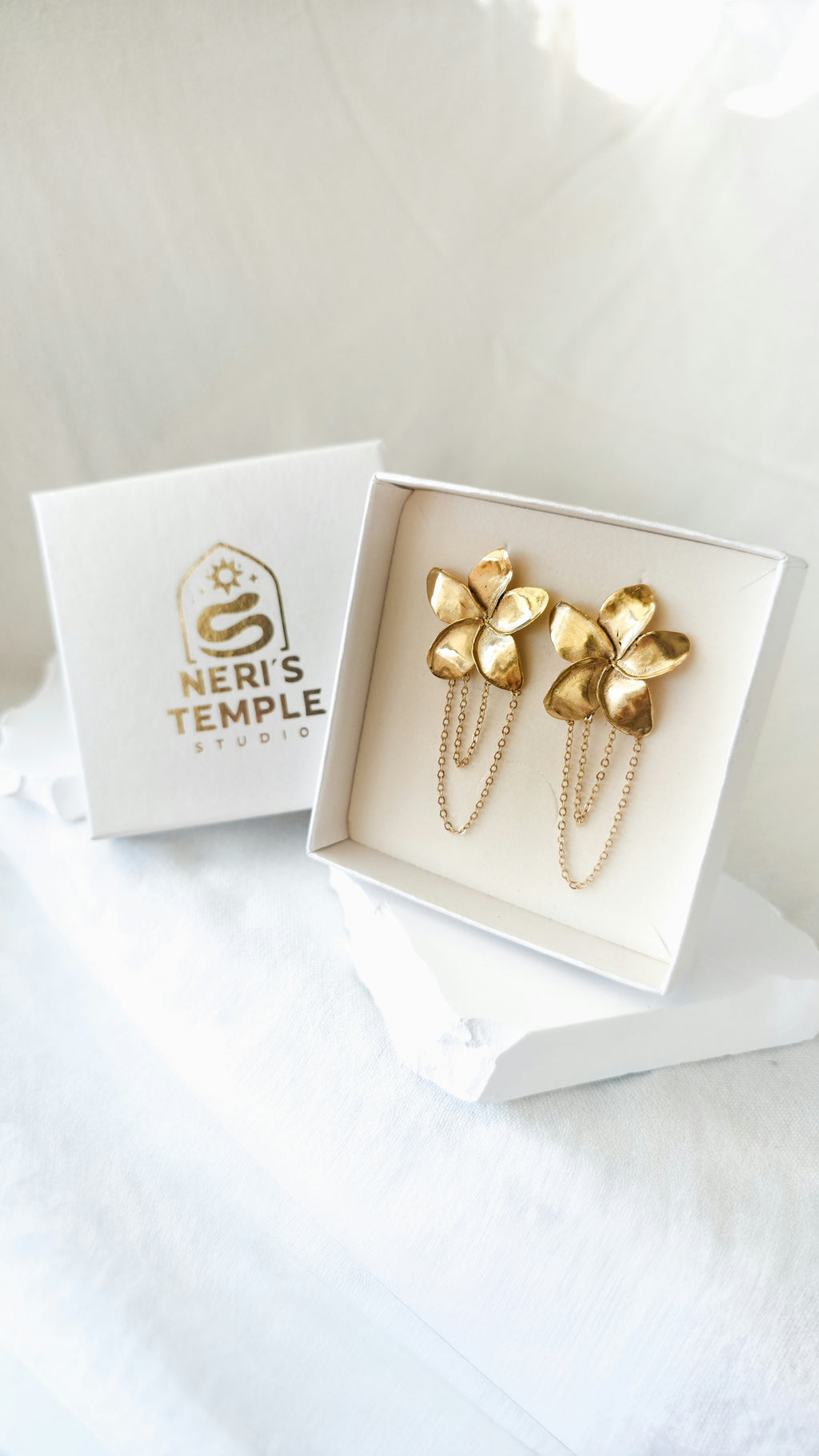 Bouncy Plumeria Earrings