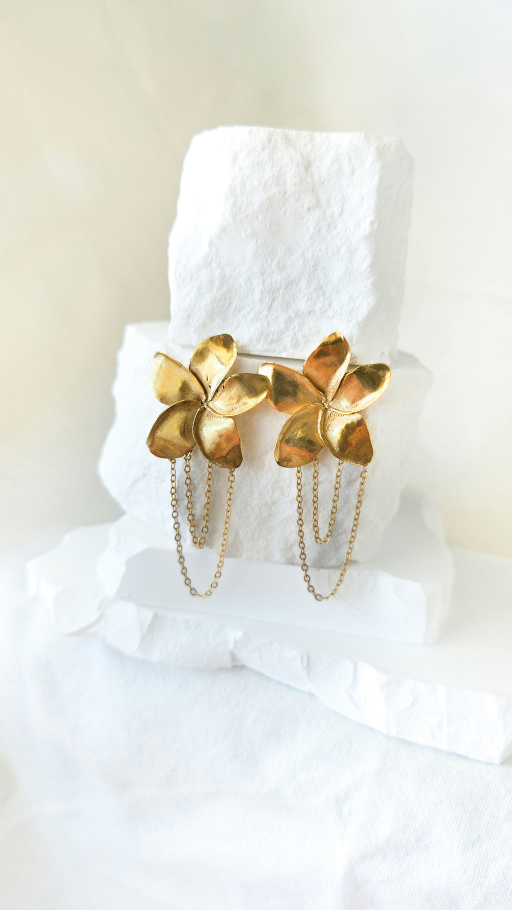 Bouncy Plumeria Earrings